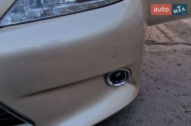 Седан Lexus ES 2015 в Кривом Роге