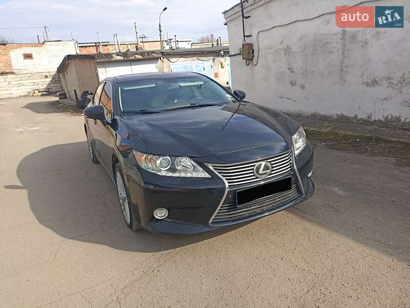 Седан Lexus ES 2014 в Хмельницком