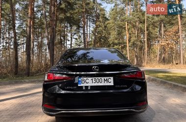 Седан Lexus ES 2020 в Новояворовске