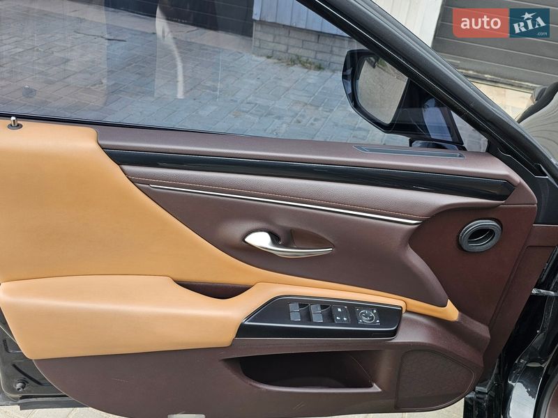 Седан Lexus ES 2018 в Дніпрі фото 5 Седан Lexus ES 2018 в Дніпрі