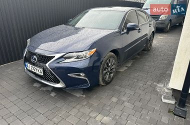 Седан Lexus ES 2014 в Болехове