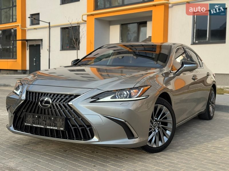 Седан Lexus ES 2023 в Виннице
