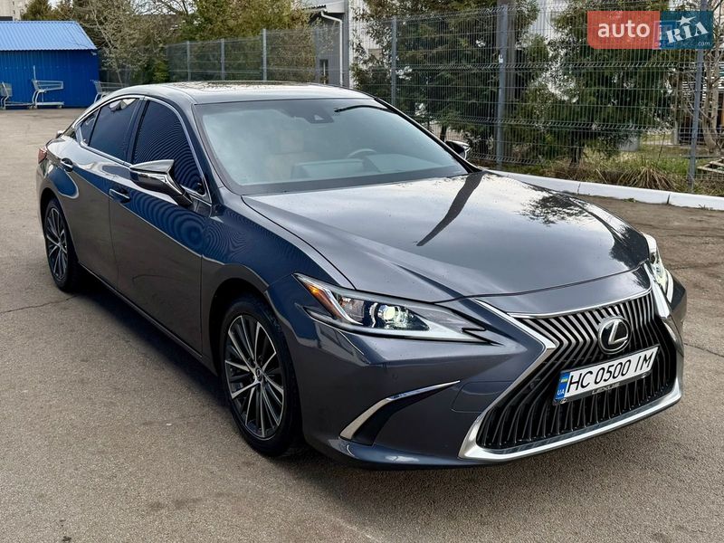 Седан Lexus ES 2023 в Львове фото Седан Lexus ES 2023 в Львове