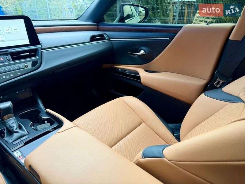 Седан Lexus ES 2023 в Львове фото 46 Седан Lexus ES 2023 в Львове