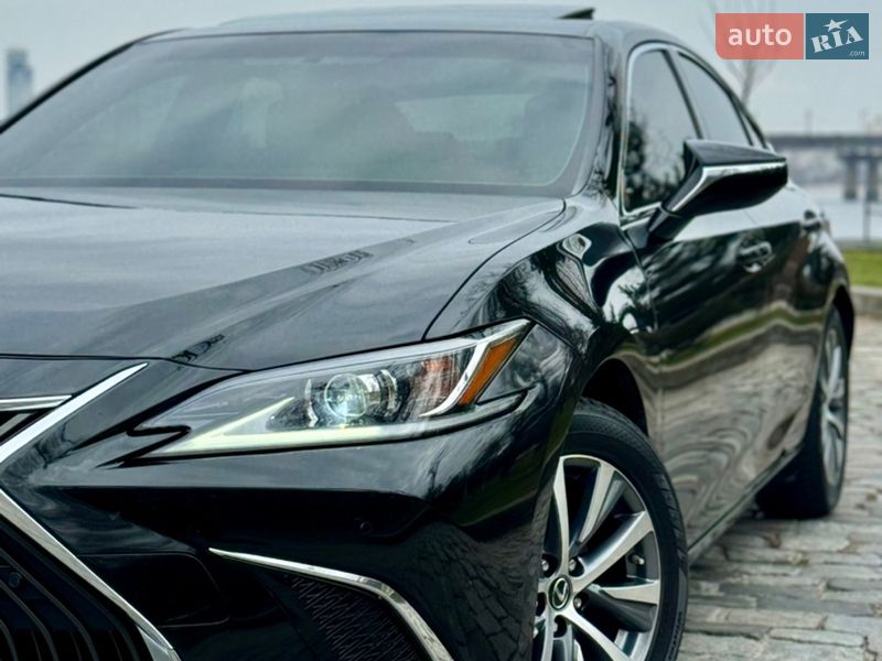 Седан Lexus ES 2018 в Києві фото 12 Седан Lexus ES 2018 в Києві