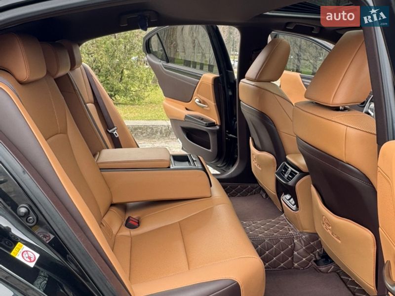 Седан Lexus ES 2018 в Києві фото 28 Седан Lexus ES 2018 в Києві