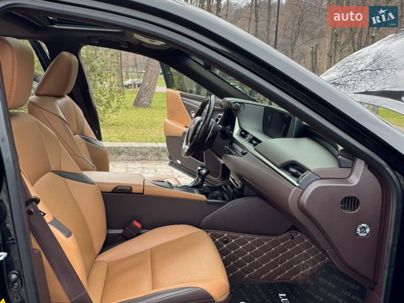 Седан Lexus ES 2018 в Києві фото 30 Седан Lexus ES 2018 в Києві