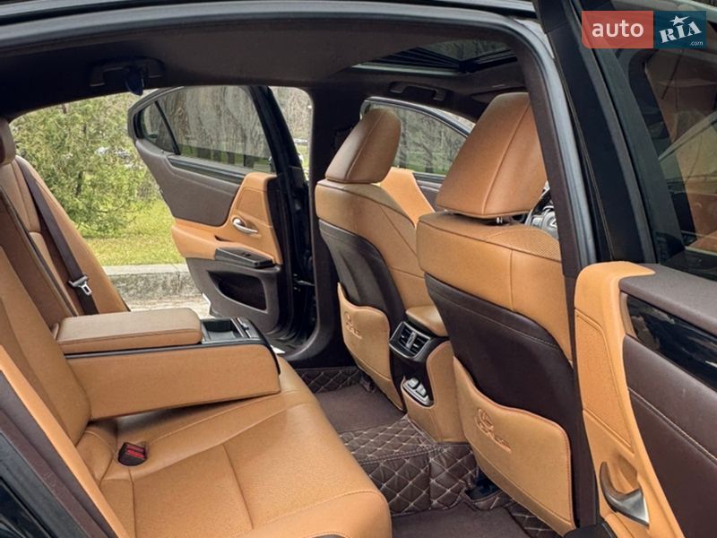 Седан Lexus ES 2018 в Києві фото 32 Седан Lexus ES 2018 в Києві