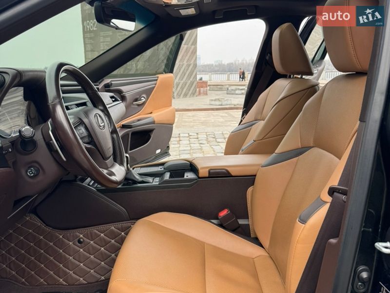 Седан Lexus ES 2018 в Києві фото 34 Седан Lexus ES 2018 в Києві