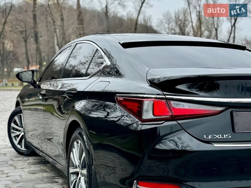 Седан Lexus ES 2018 в Києві фото 65 Седан Lexus ES 2018 в Києві