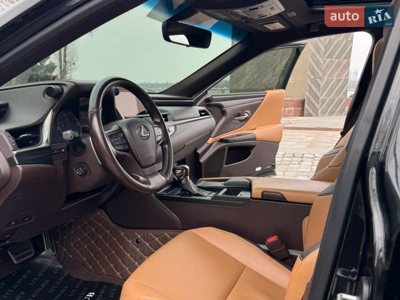 Седан Lexus ES 2018 в Києві фото 83 Седан Lexus ES 2018 в Києві