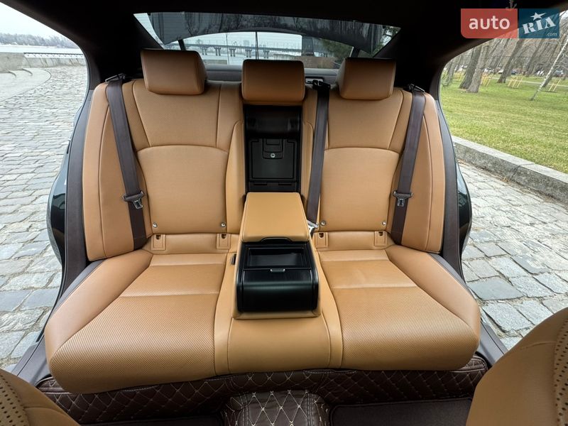 Седан Lexus ES 2018 в Києві фото 86 Седан Lexus ES 2018 в Києві