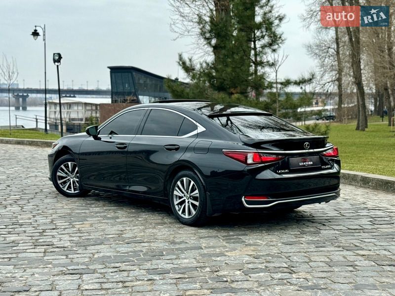 Седан Lexus ES 2018 в Києві фото 107 Седан Lexus ES 2018 в Києві