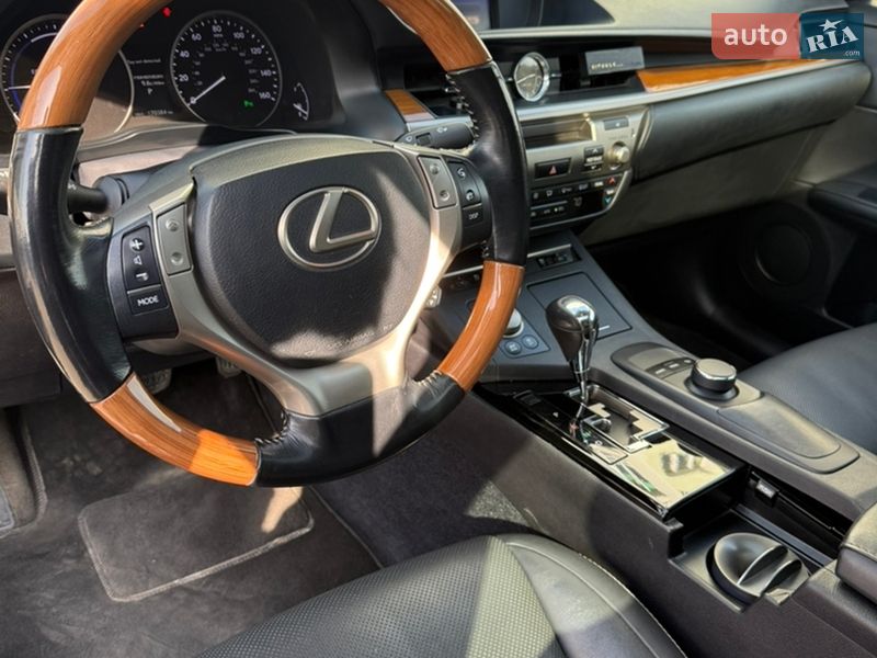 Седан Lexus ES 2015 в Львові фото 17 Седан Lexus ES 2015 в Львові