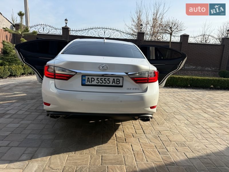 Седан Lexus ES 2018 в Киеве