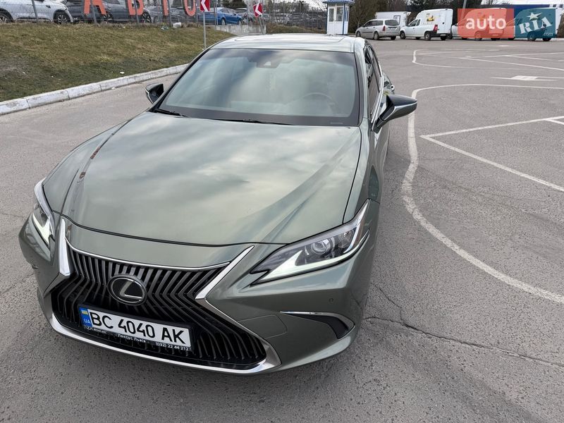 Седан Lexus ES 2020 в Львові