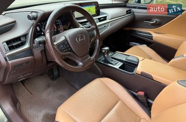Седан Lexus ES 2020 в Львове