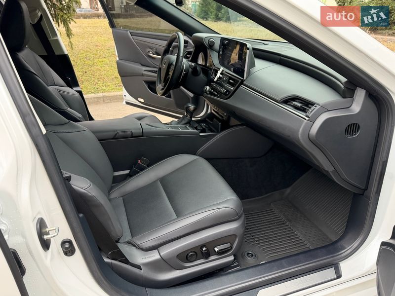 Седан Lexus ES 2022 в Виннице фото 26 Седан Lexus ES 2022 в Виннице