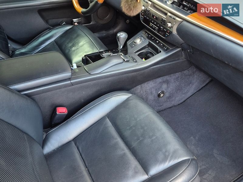 Седан Lexus ES 2012 в Киеве фото 12 Седан Lexus ES 2012 в Киеве