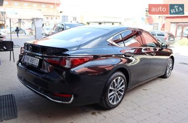 Седан Lexus ES 2022 в Львове