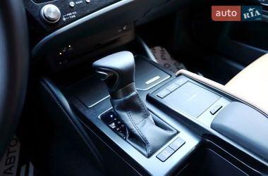 Седан Lexus ES 2022 в Львове