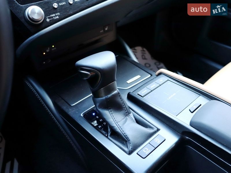 Седан Lexus ES 2022 в Львове