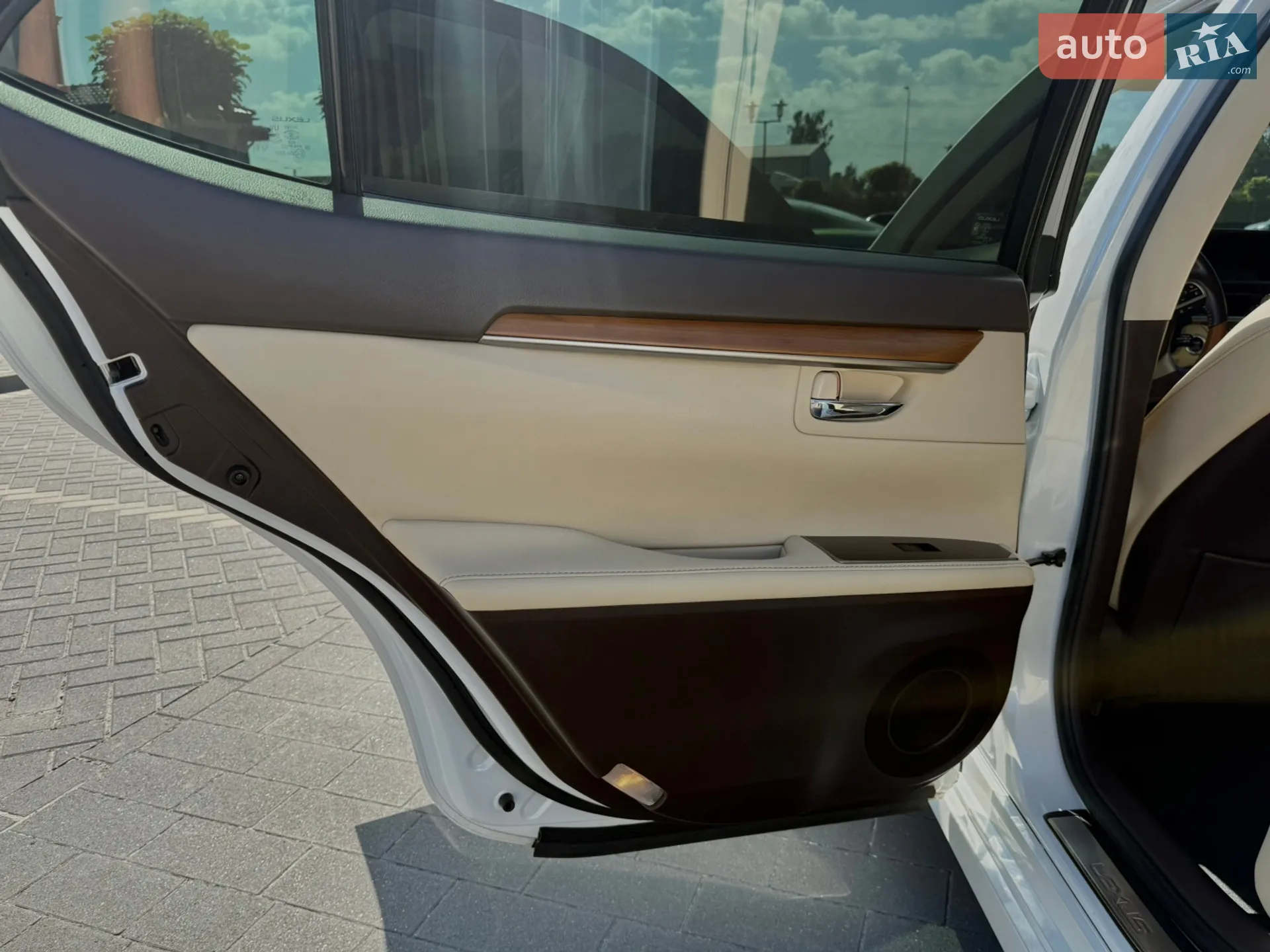 2016 Lexus ES - мініатюра 24