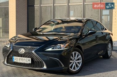 Седан Lexus ES 2019 в Виннице