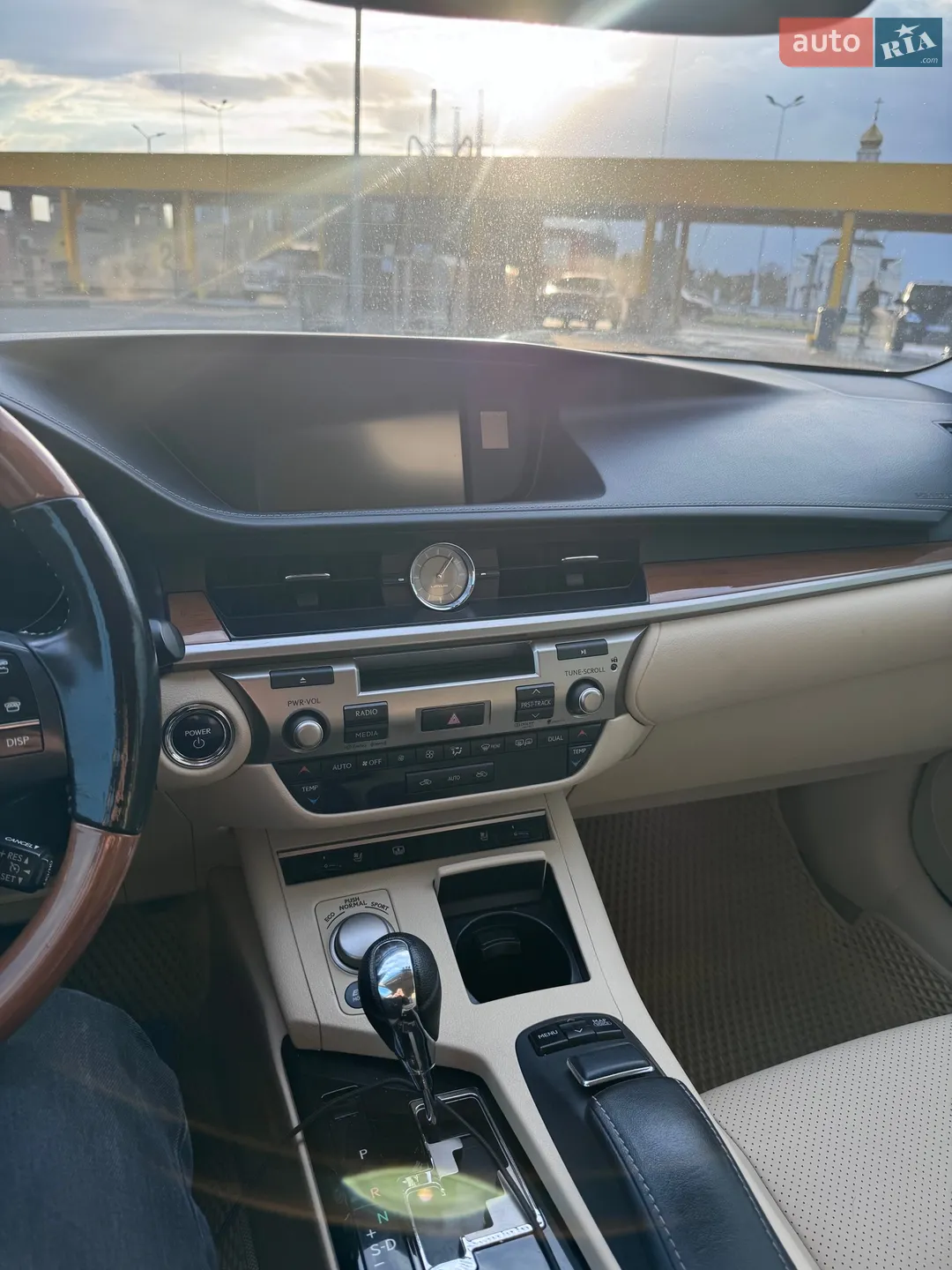 2014 Lexus ES - мініатюра 16