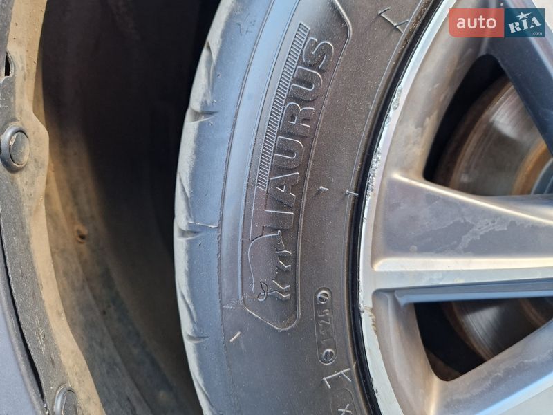 Седан Lexus ES 2015 в Киеве