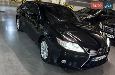 Седан Lexus ES 2014 в Измаиле