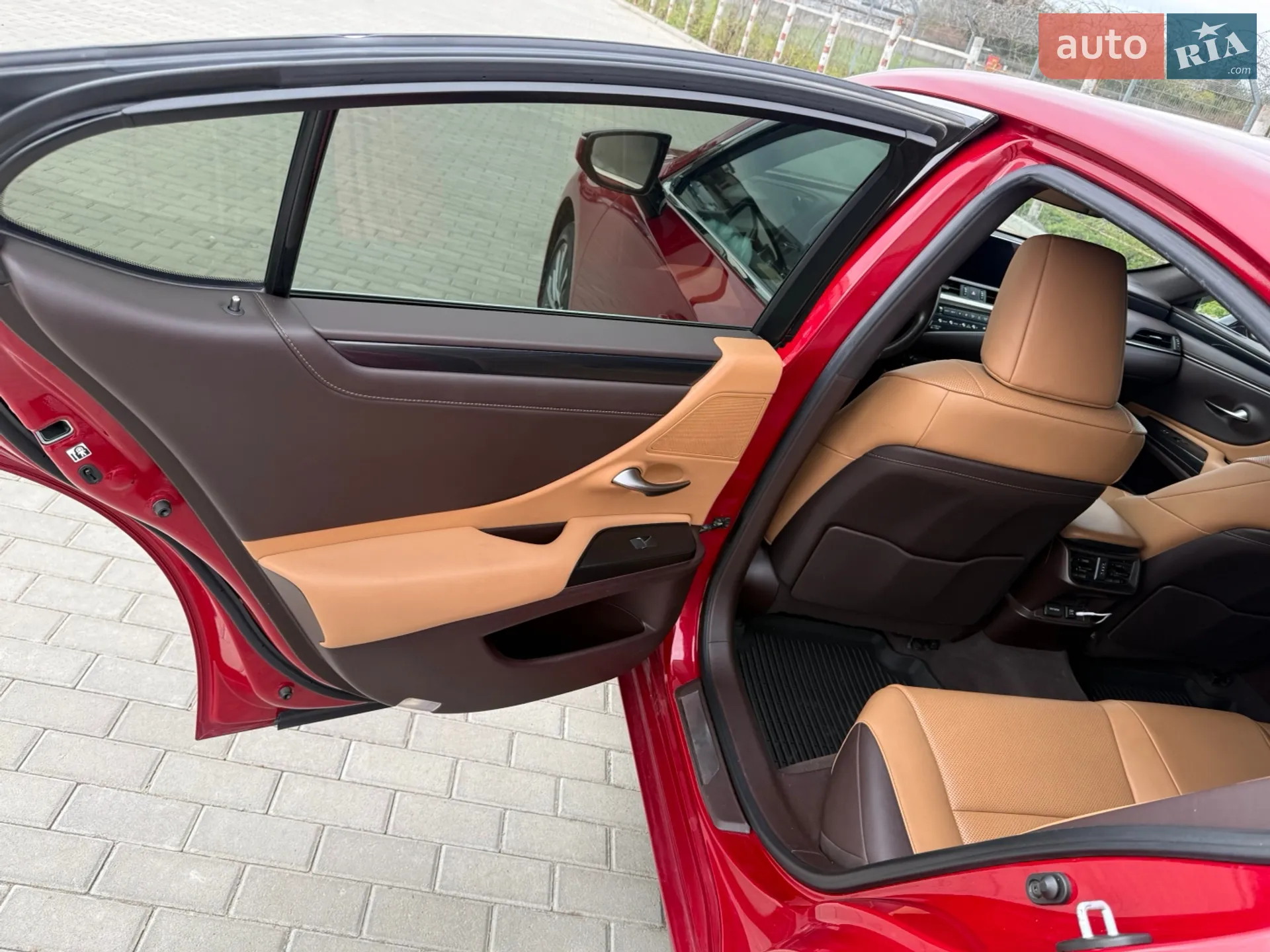 2020 Lexus ES - мініатюра 18