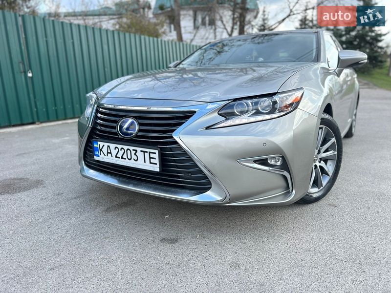 Седан Lexus ES 2017 в Киеве