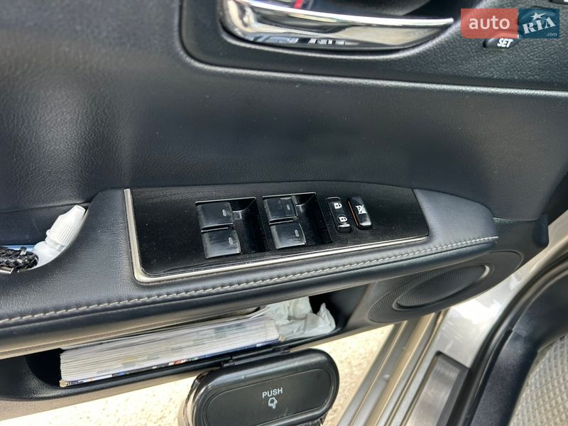 Седан Lexus ES 2017 в Киеве