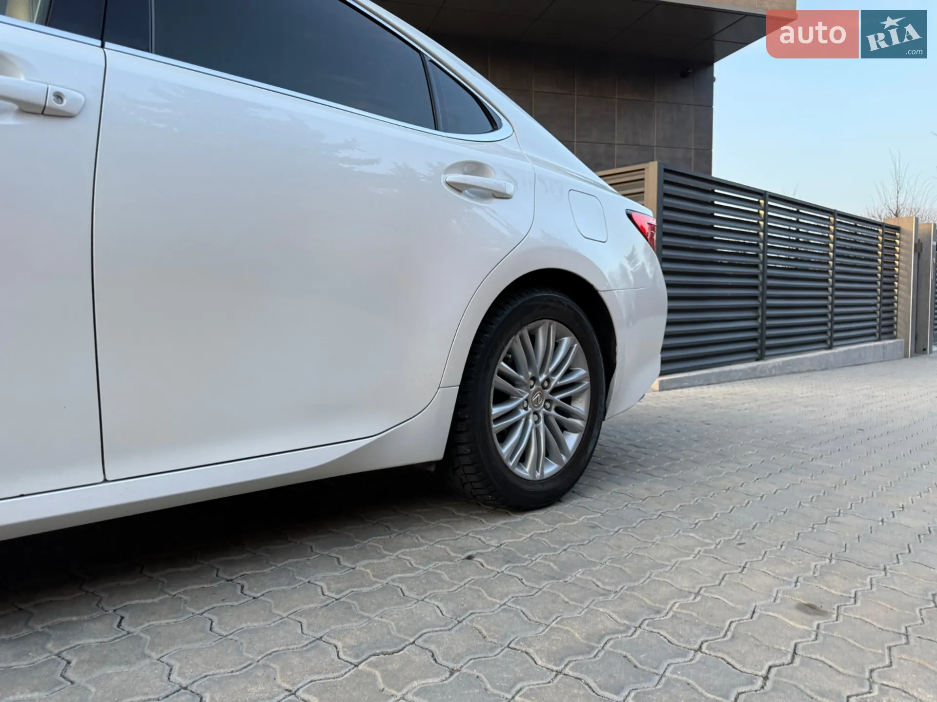2013 Lexus ES - мініатюра 19