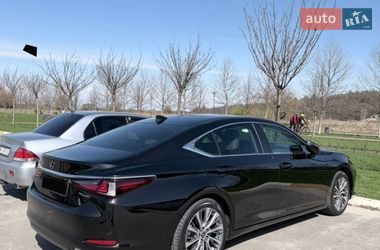 Седан Lexus ES 2019 в Киеве