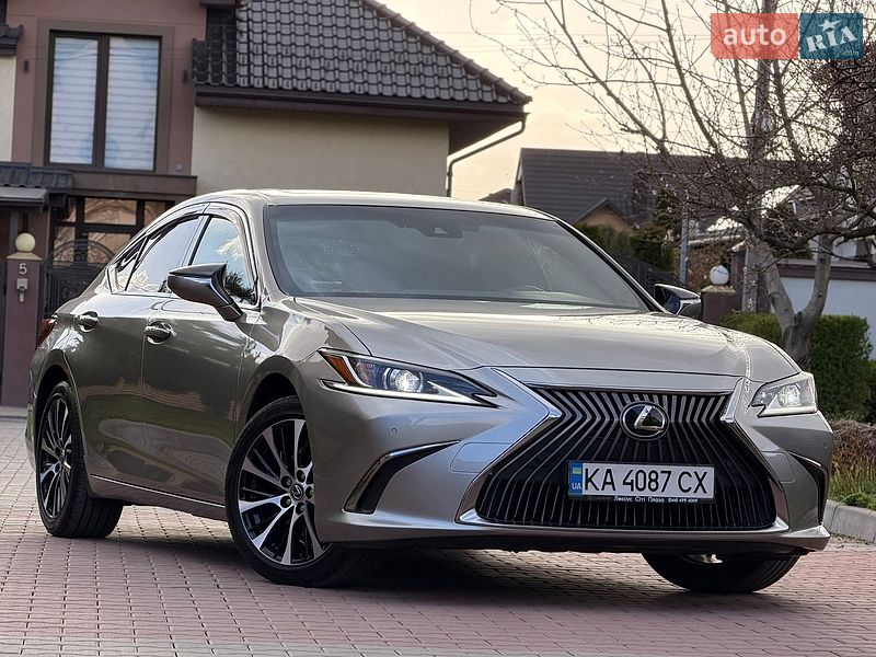 Lexus ES 2021