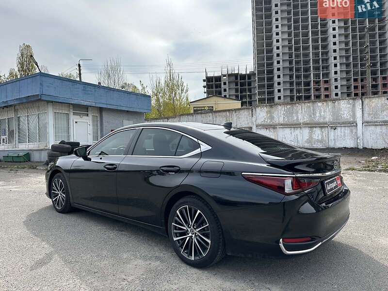 Седан Lexus ES 2023 в Києві