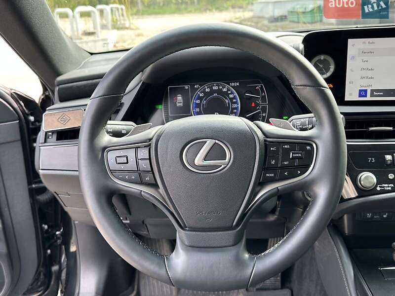 Седан Lexus ES 2023 в Києві
