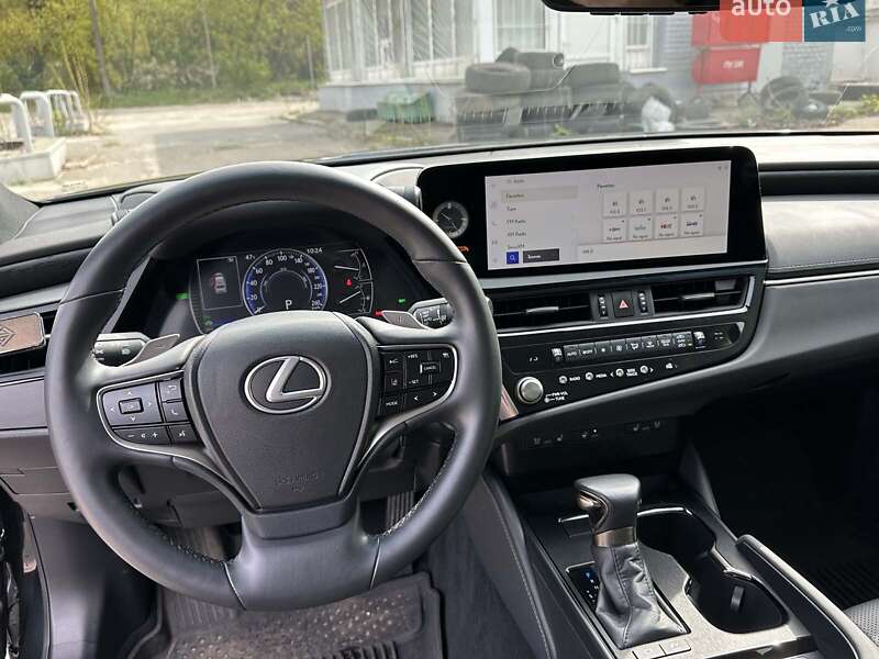 Седан Lexus ES 2023 в Києві