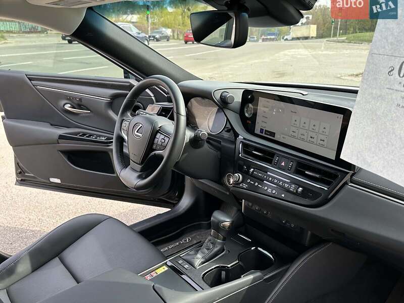 Седан Lexus ES 2023 в Києві