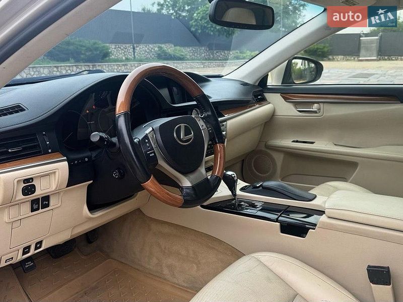 Lexus ES 2012