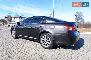 Седан Lexus ES 2011 в Львове