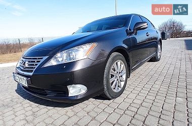 Седан Lexus ES 2011 в Львове