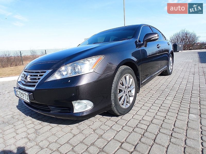 Седан Lexus ES 2011 в Львове