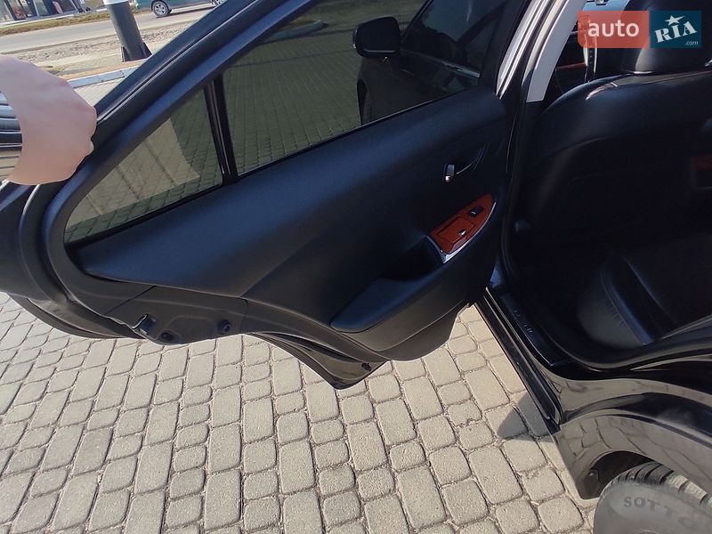 Седан Lexus ES 2011 в Львове