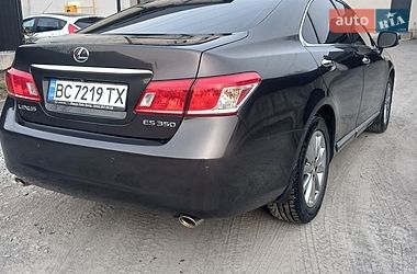 Седан Lexus ES 2011 в Львове