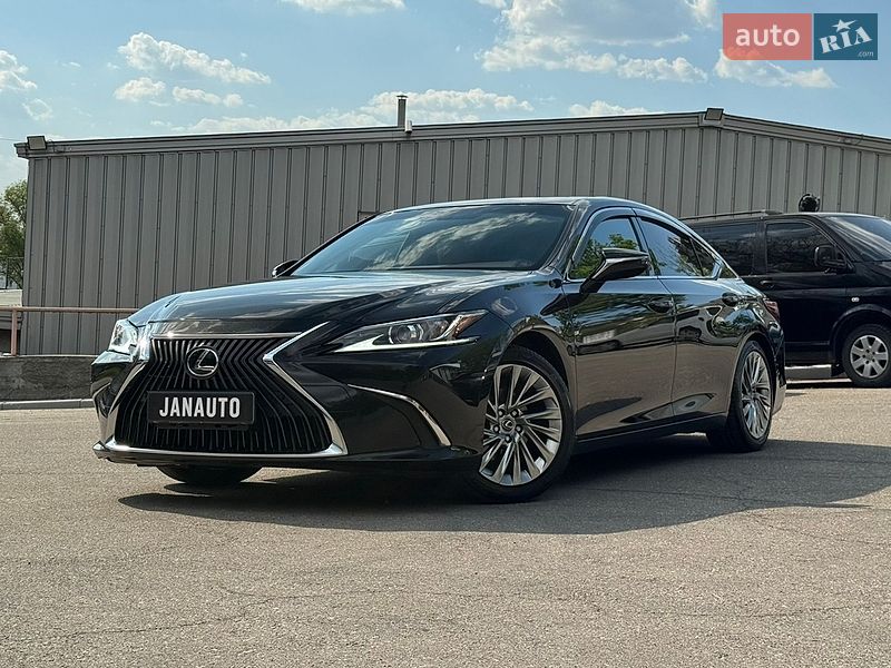 Lexus ES 2019