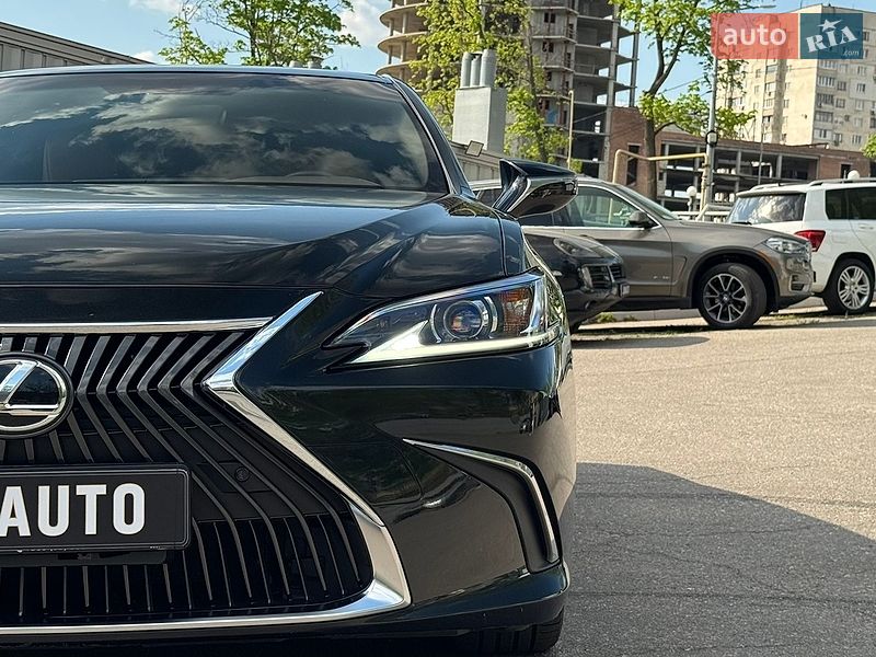 Седан Lexus ES 2019 в Харькове