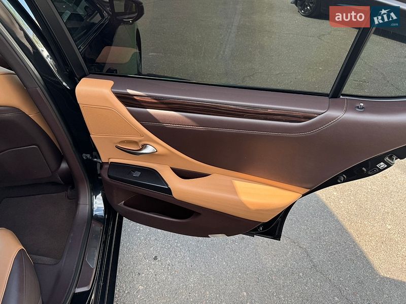 Седан Lexus ES 2019 в Харькове